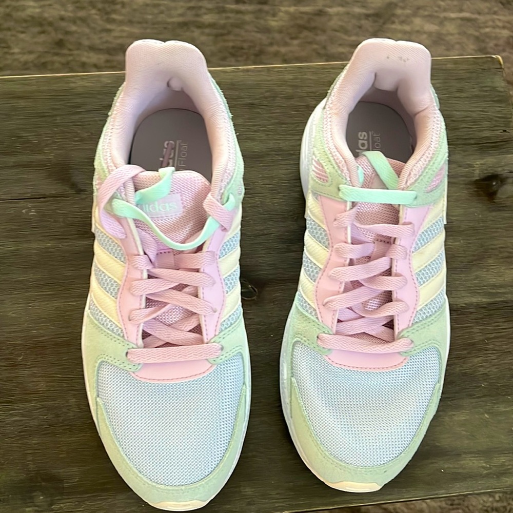 Adidas Cloudfoam womans size 8 in pink, white and mint. Never worn.